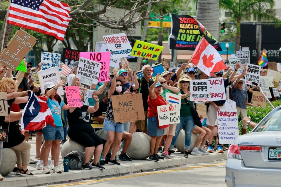 Protesters in Hollywood join in a nationwide protest against Trump - PHOTOS