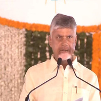 Andhra CM expresses shock over bus mishap near Kurnool, orders inquiry