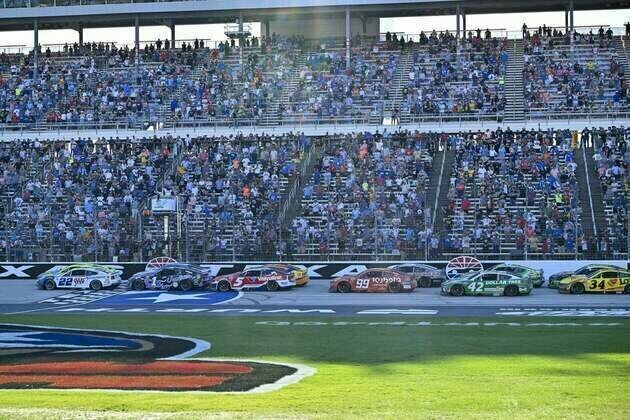 Past champ Zack Novak races into eNASCAR's Championship 4
