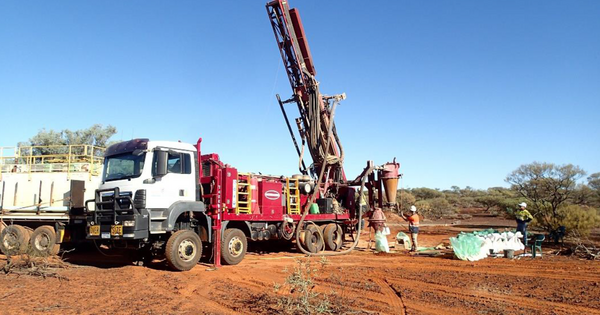 Podium defines copper-gold zone at Parks Reef