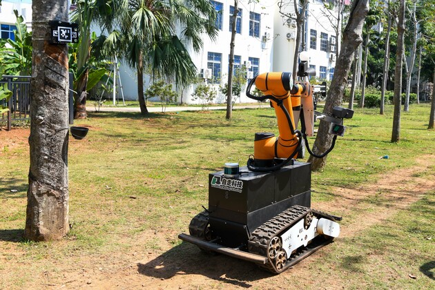 CHINA-HAIKOU-AI-POWERED RUBBER-TAPPING ROBOTS (CN)
