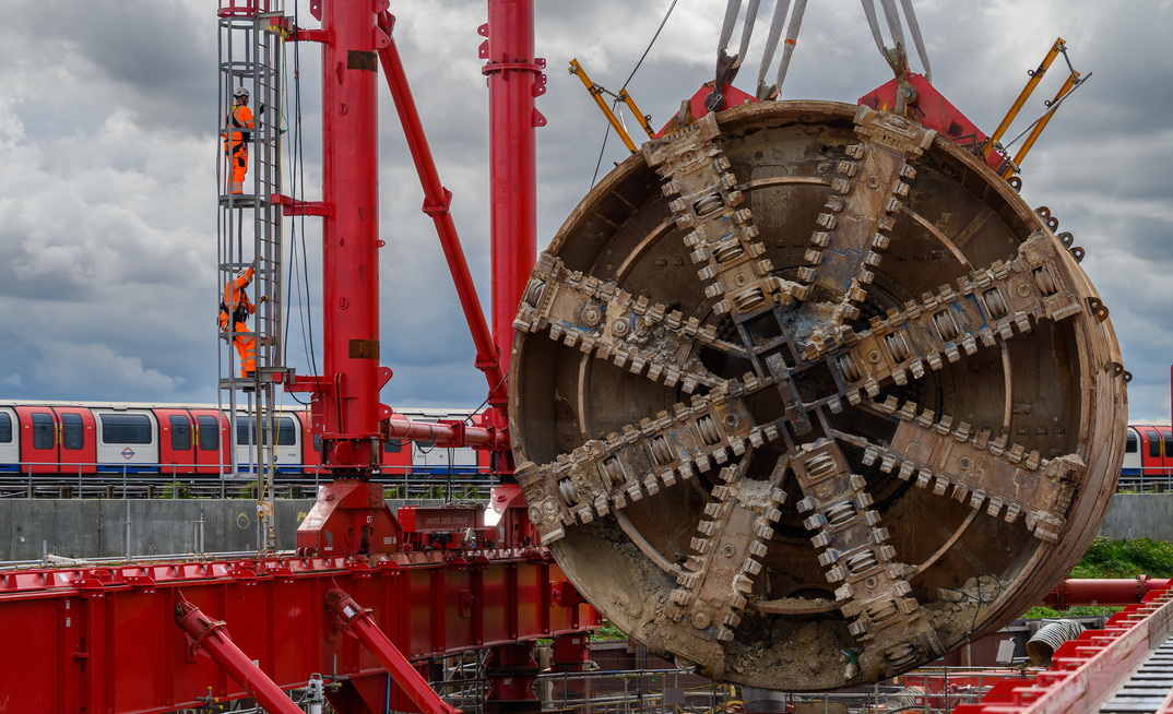 TBM Emily being lifted at HS2’s Green Park Way tunnel shaft on 26th July 2025