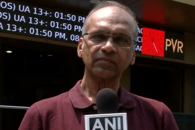 Film trade expert Komal Nahta blames scriptwriters' "Laziness" for series of flops in Bollywood