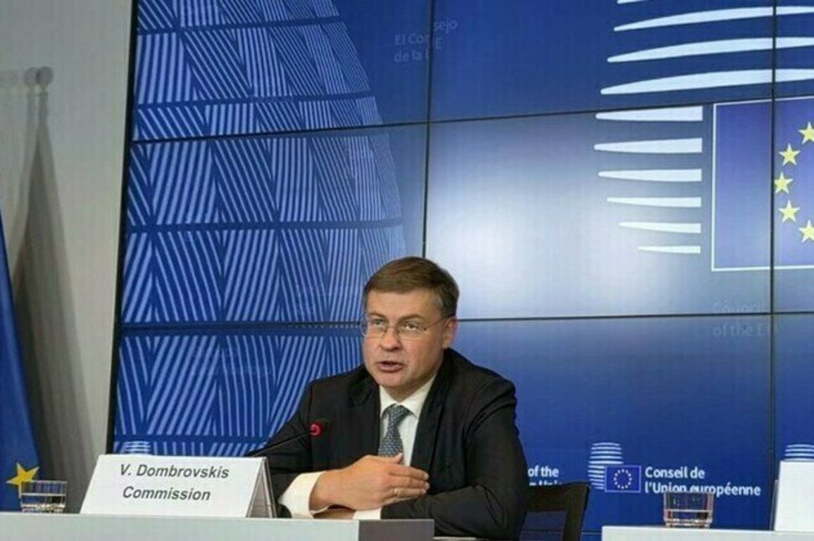 EU prepares to offer Ukraine Russias frozen billions