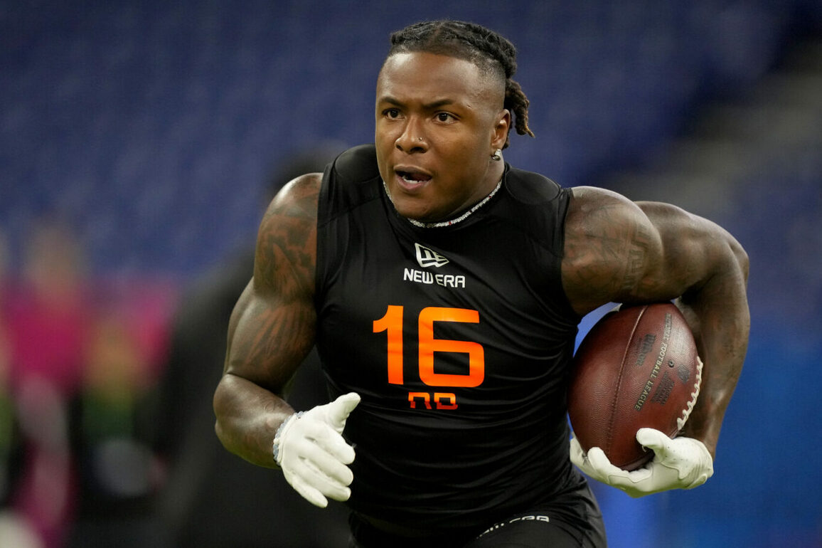 Get To Know The Other Big RB The Las Vegas Raiders Are Eyeing - Yardbarker
