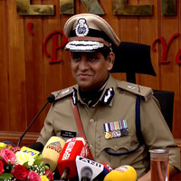 Kerala: Ex-Sub Inspector crashes DGP's press meet, demands justice for alleged harassment