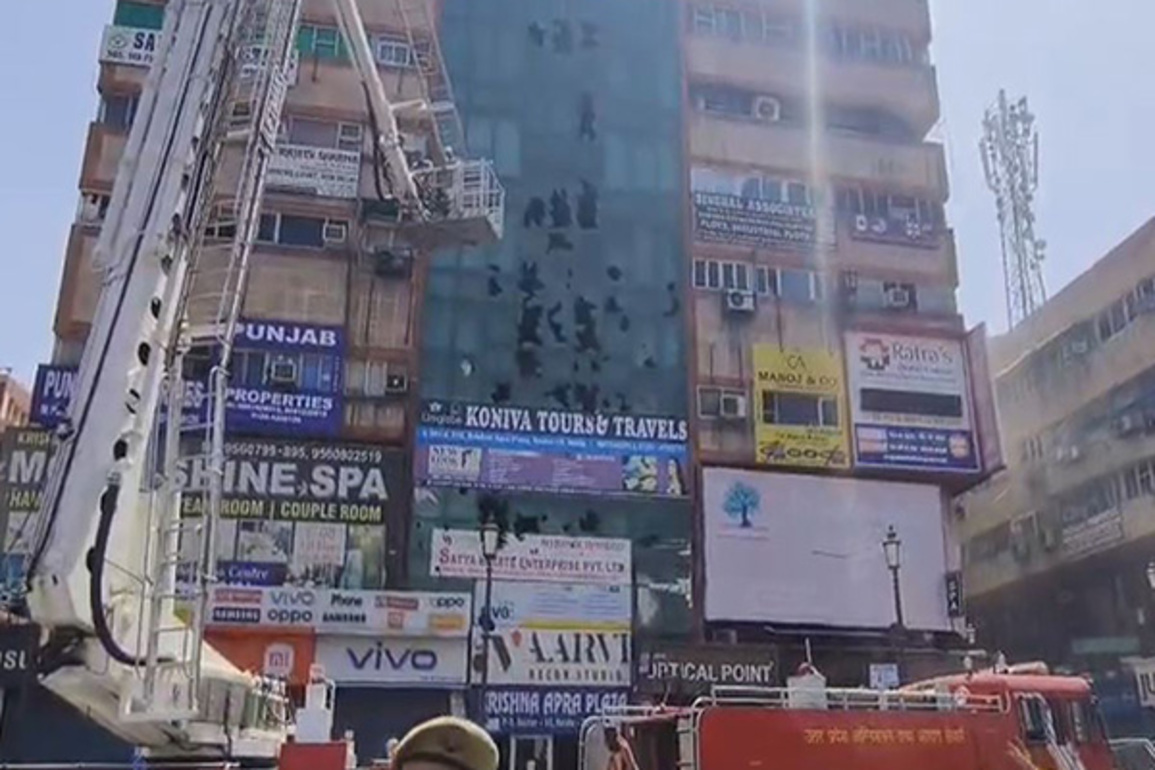 UP: Fire breaks out at building in Noida Sector-18, no casualties reported