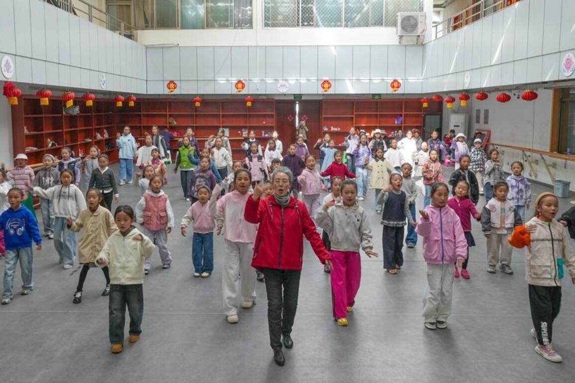 InXizang | From stage to classroom: Pasang brings "new life" to Tibetan opera