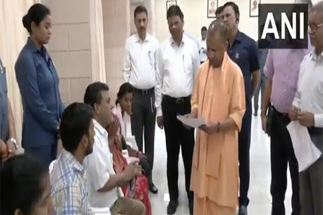 CM Yogi holds Janata Darshan in Lucknow, reviews public grievances and relief efforts