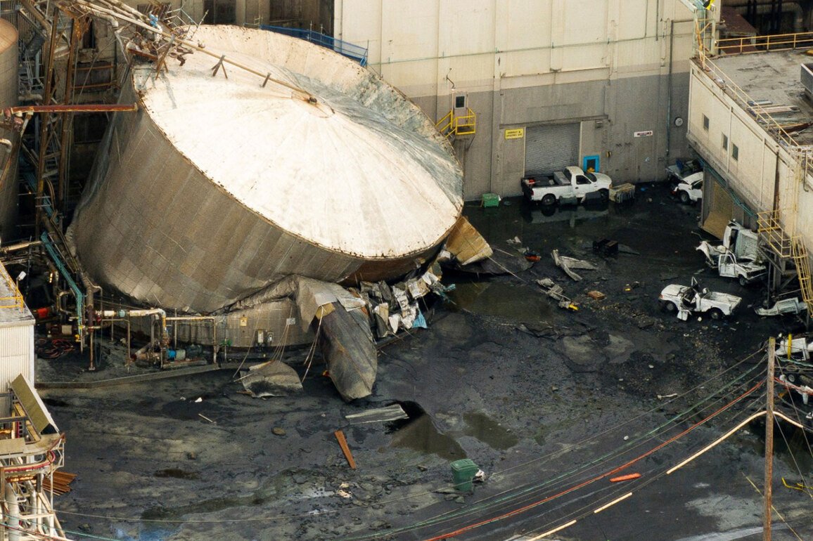 Eleven dead in Washington state chemical accident