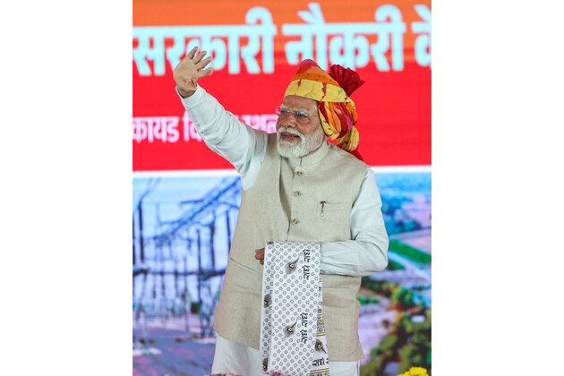 Double-engine government is moving forward by taking both Rajasthan's heritage and development together: PM Modi