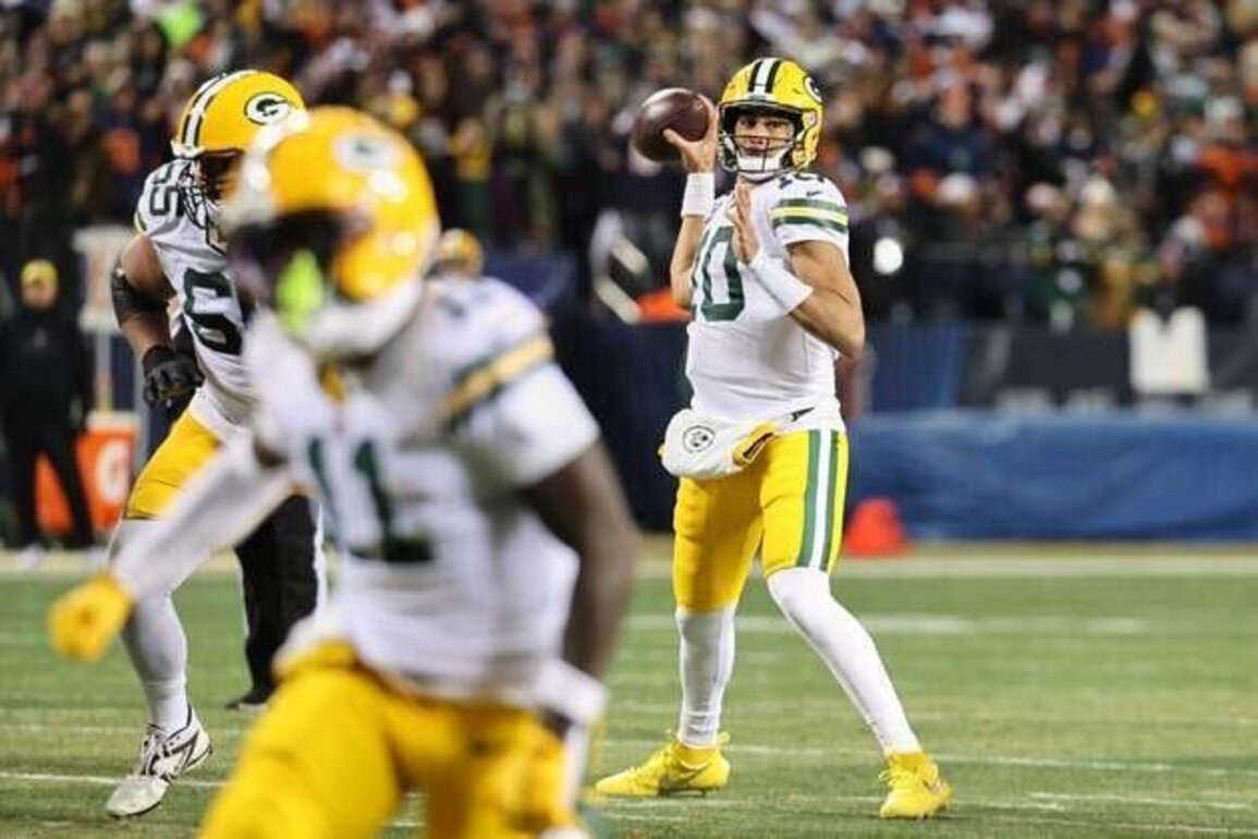 Packers' Jordan Love (possible concussion) questionable to return vs. Bears