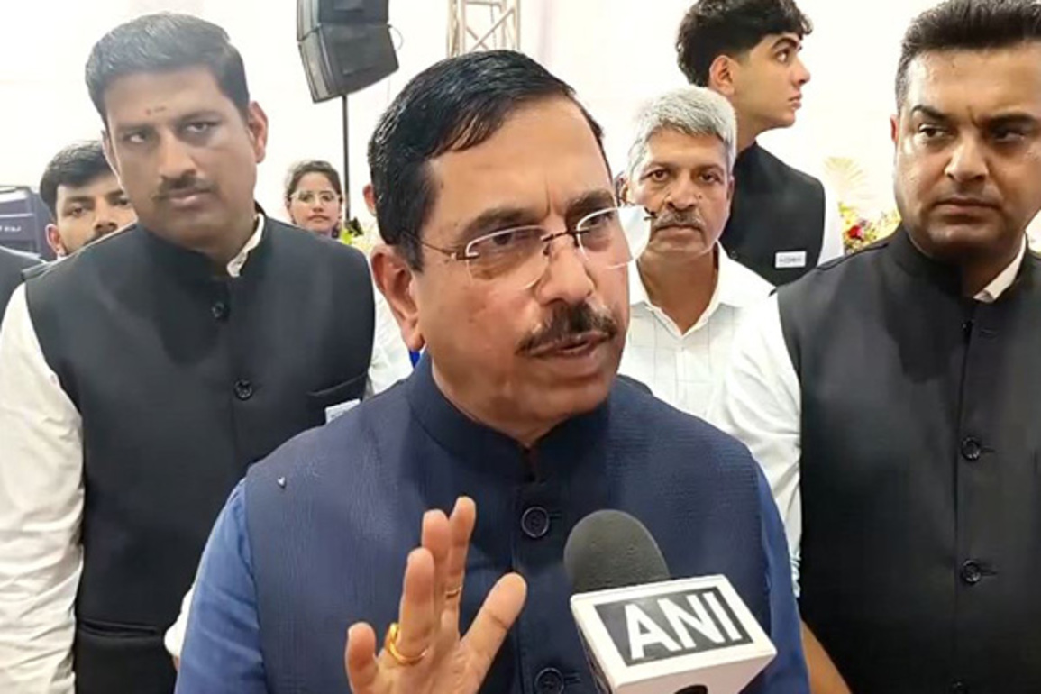 "Behaved most irresponsibly": Union Minister Joshi on Bengaluru stampede
