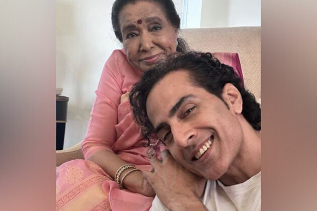 "Pyaar se hum inhe aayi kehte hain": Asha Bhosle receives a shout out from 'Anupamaa' fame Sudhanshu Pandey