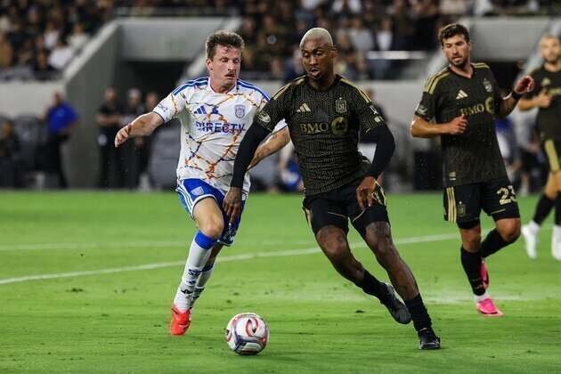 Anders Dreyer's late PK lifts San Diego past LAFC