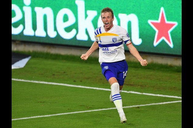 Quakes stun LAFC with 2 late goals