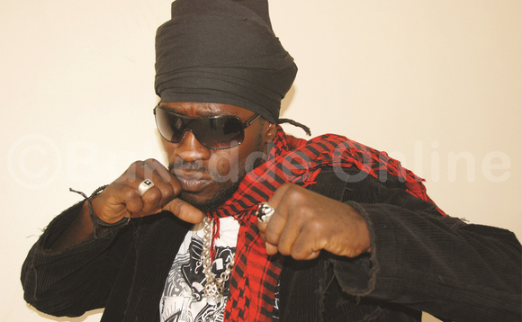 Omuyimbi Bobi Wine ng'alya esswaga Omuyimbi Bobi Wine ng'alya esswaga