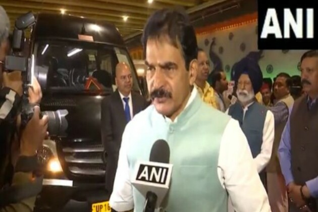Public Accounts Committee members visit toll plaza in Gurugram, examine works of NHAI
