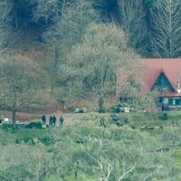I'm a former hostage negotiator. Here's why police offered a surrender plan to fugitive Dezi Freeman