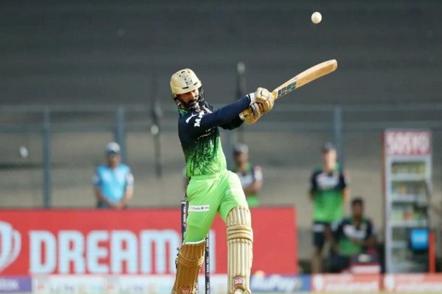 I would select Dinesh Karthik in World T20 Squad if given chance to be selector, says Harbhajan Singh