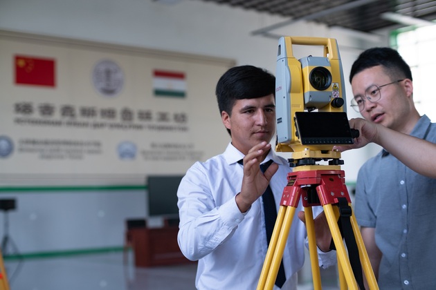 From books to labs, "Silk Road" of education bridges China, Central Asia