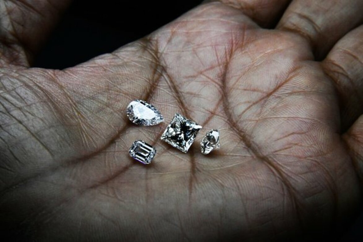 India concerned over G7 ban on Russian diamonds media