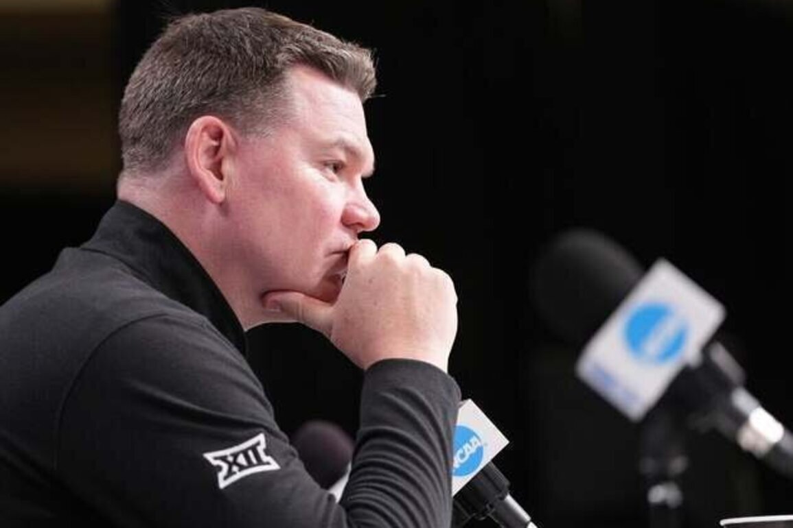 UNC target Tommy Lloyd: 'Full focus' on Arizona, Final Four