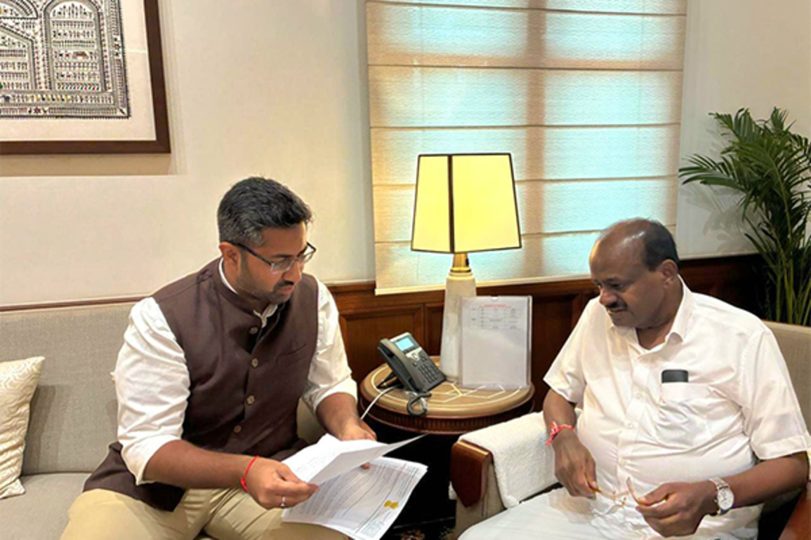Visakhapatnam MP Sribharath meets Union Steel Minister Kumaraswamy, urges reinstatement of contract workers at Vizag steel plant