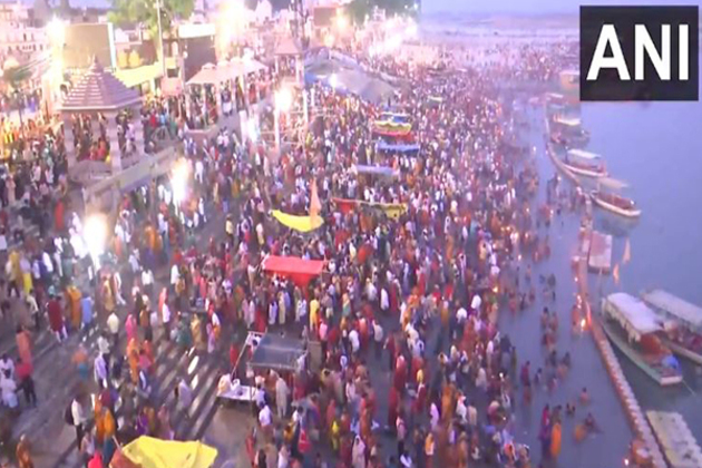Devotees throng Ayodhya's Ram Temple, take holy dip on occasion of Ram Navami