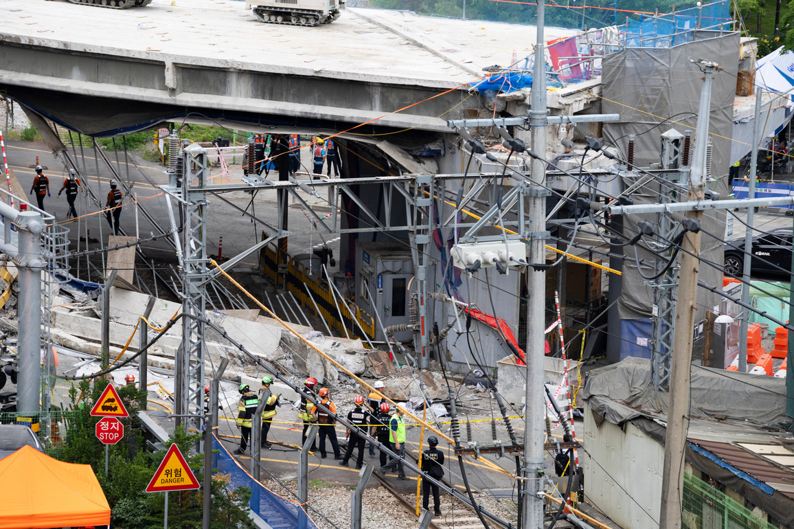 3 killed, 3 injured in S. Korea's overpass collapse