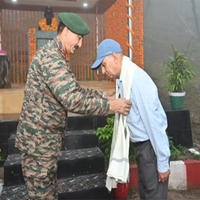 Family of late Captain Chander Narain Singh (MVC), presents gallantry medal to Garhwal Rifles