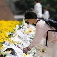 China mourns fallen heroes during Qingming Festival