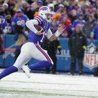 NFL roundup: Bills stay in playoff picture with comeback vs. Bengals