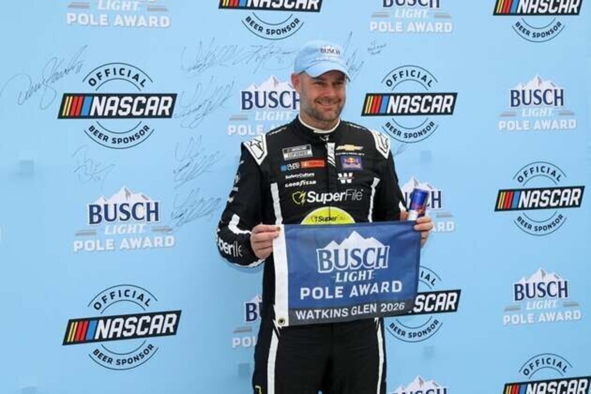 Shane van Gisbergen starts Watkins Glen defense with pole-winning run