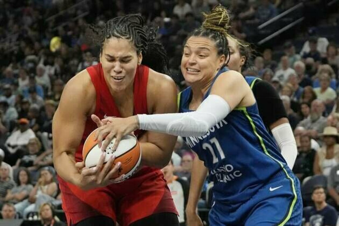 Dream rally in fourth quarter to knock off first-place Lynx