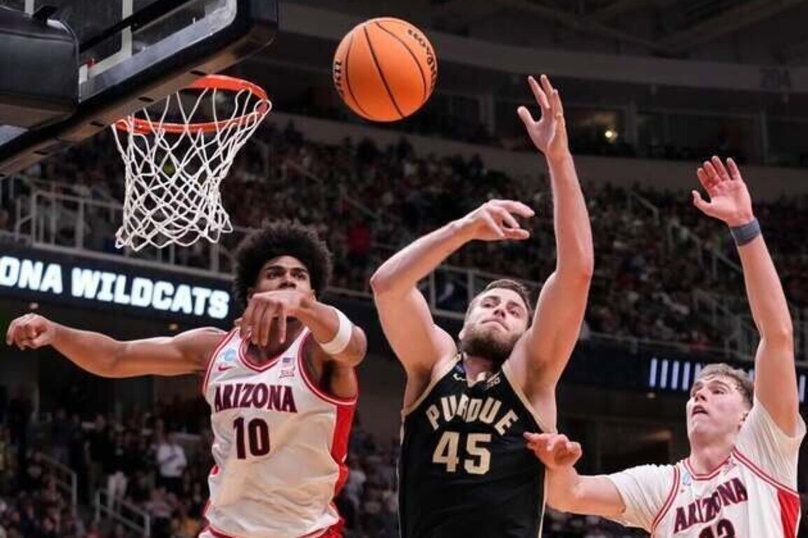 Arizona erupts after halftime, knocks off Purdue to return to Final Four