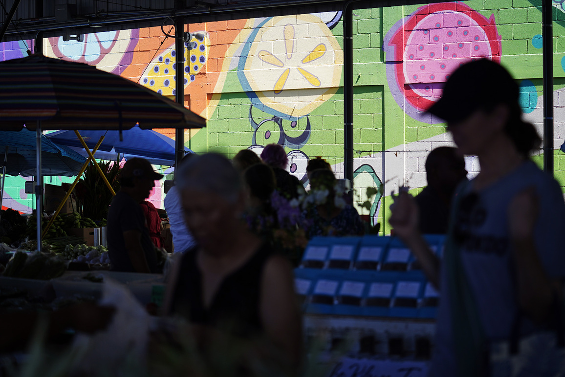 Photo Essay- A Day At The Hilo Farmers Market - Honolulu Civil Beat