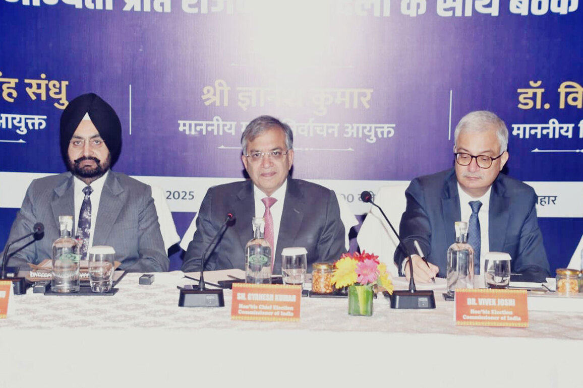 EC holds successful meeting with Bihar's political parties ahead of assembly polls; Political parties urge to conduct polls after Chhath
