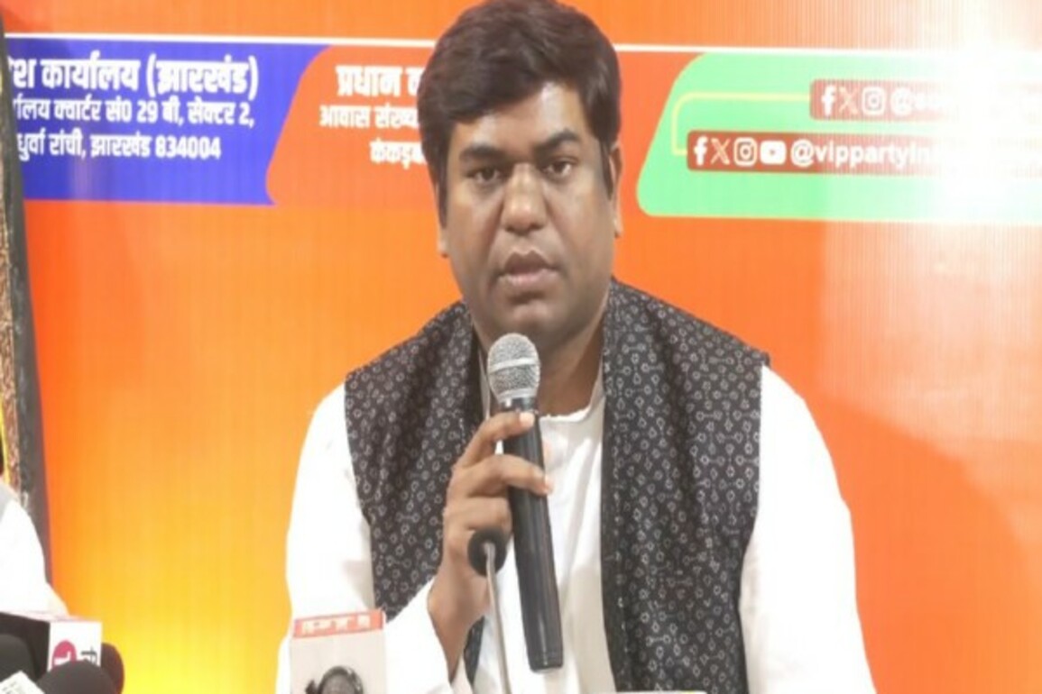 "I will become Deputy CM if Mahagathbandhan voted to power in Bihar": VIP party chief Mukesh Sahni