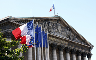 French bonds in disarray ahead of potential no confidence vote against government