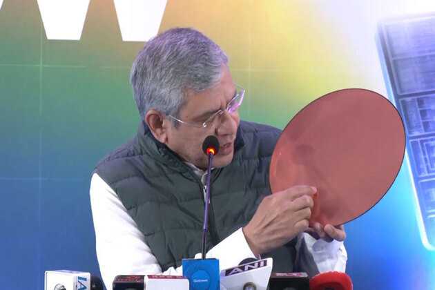 2-nanometre Qualcomm chip unveiled; Ashwini Vaishnaw sets Semicon 2.0 roadmap