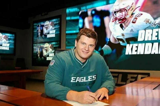Eagles sign Drew Kendall