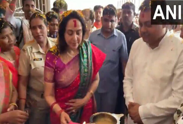 Hema Malini participates in traditional festivities at Holi celebration in Puri