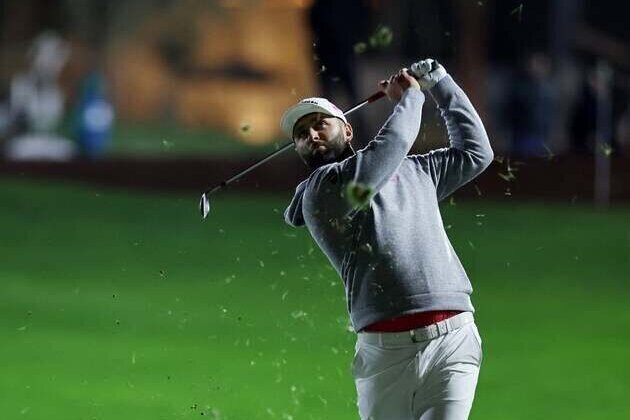 Jon Rahm overcomes rocky start to take LIV Golf Mexico City lead