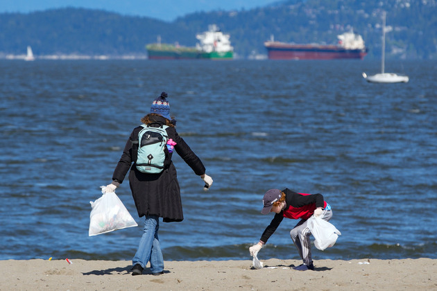 CANADA-VANCOUVER-EARTH DAY-BEACH CLEANUP