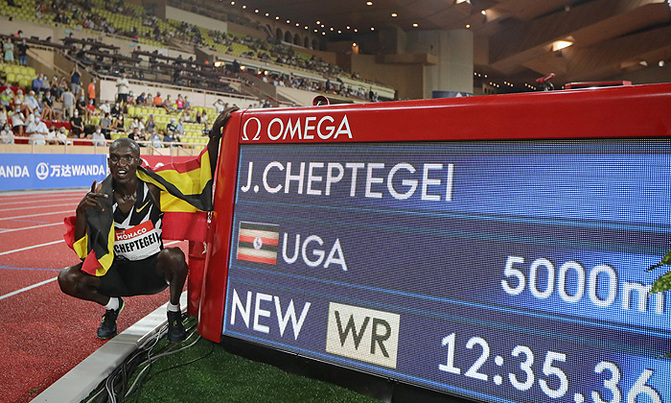 Uganda's Joshua Cheptegei sets new 5000m world record Uganda's Joshua Cheptegei sets new 5000m world record