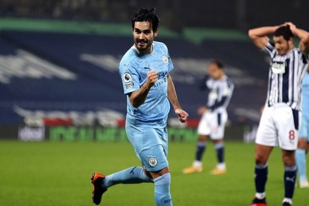 Five-star Man City move top of the Premier League