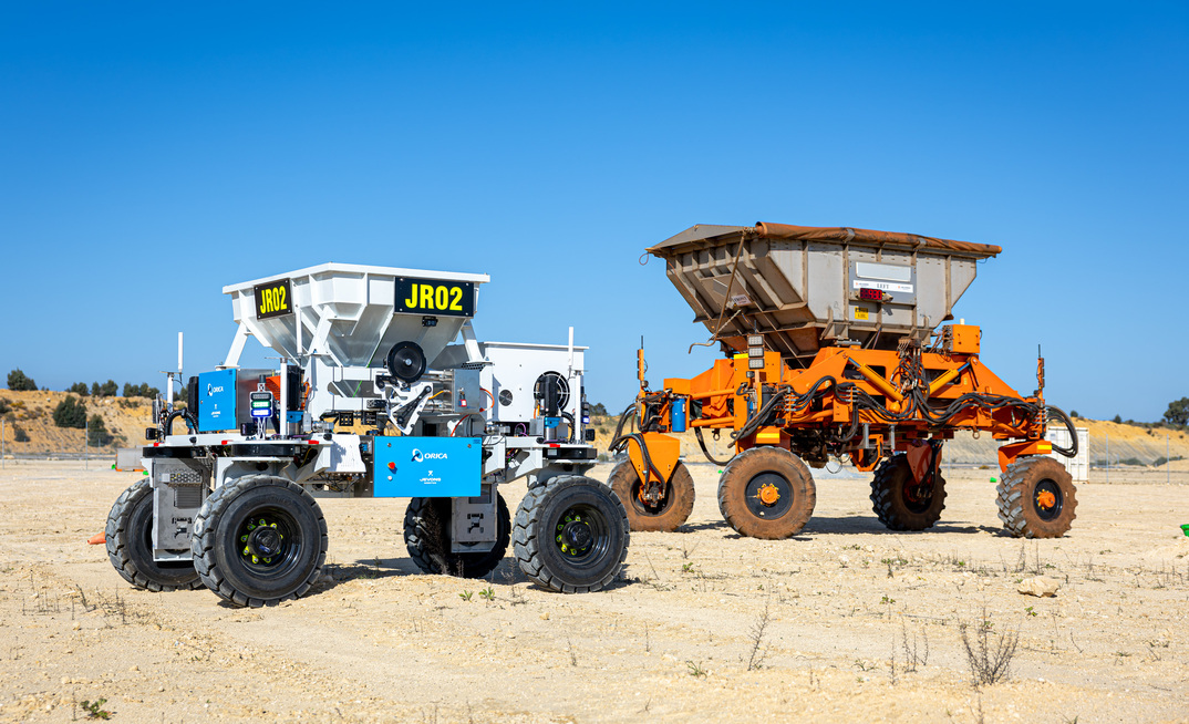 Jevons Robotics’ new ARTEV1000 alongside the larger ARTEV6000 