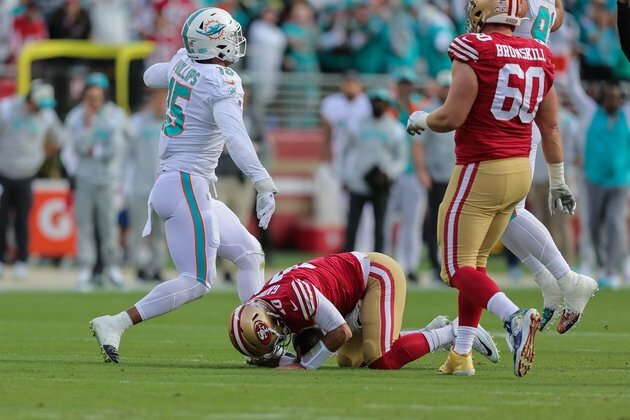 49ers QB Jimmy Garoppolo (ankle) carted off vs. Dolphins