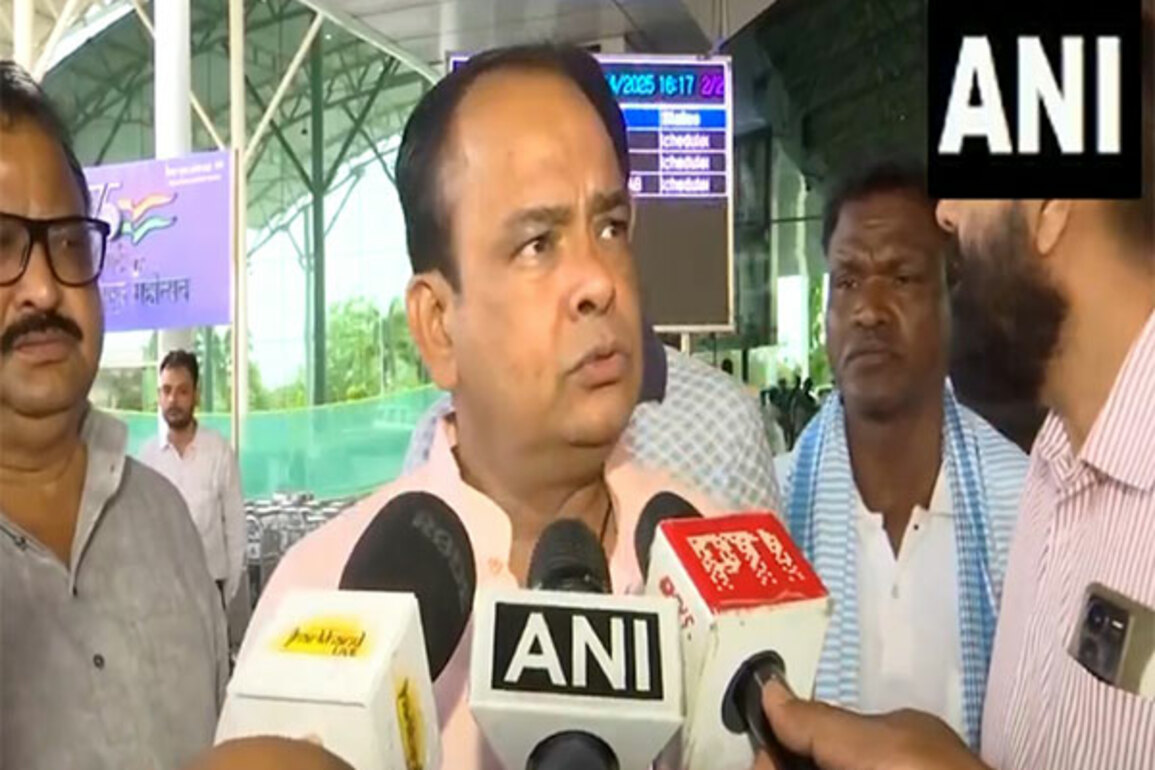 "Zulmi, zalim sarkaar..." Jharkhand Minister hits out at centre over passage of Waqf Bill